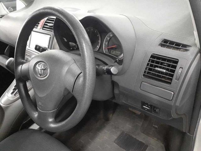 TOYOTA AURIS 2008