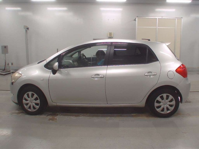 TOYOTA AURIS 2008