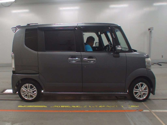 HONDA N BOX 2011