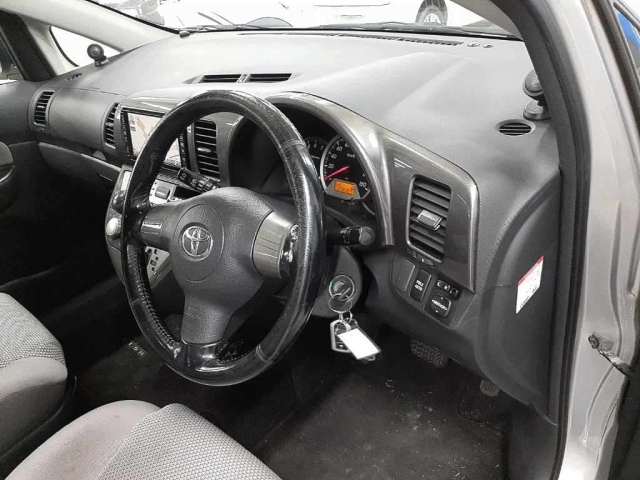 TOYOTA WISH 2008