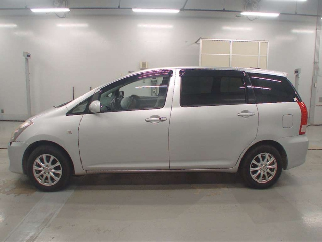 TOYOTA WISH 2008