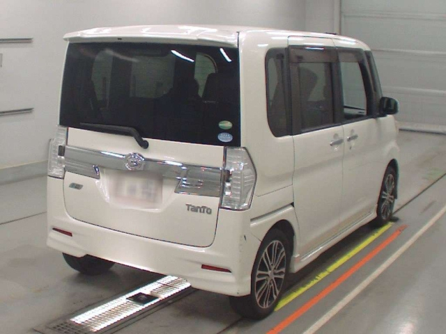 DAIHATSU TANTO 2014