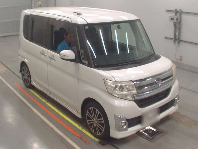 DAIHATSU TANTO 2014