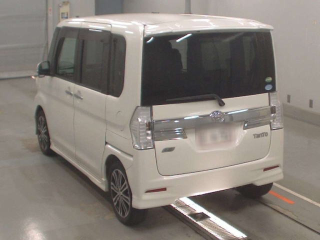 DAIHATSU TANTO 2014