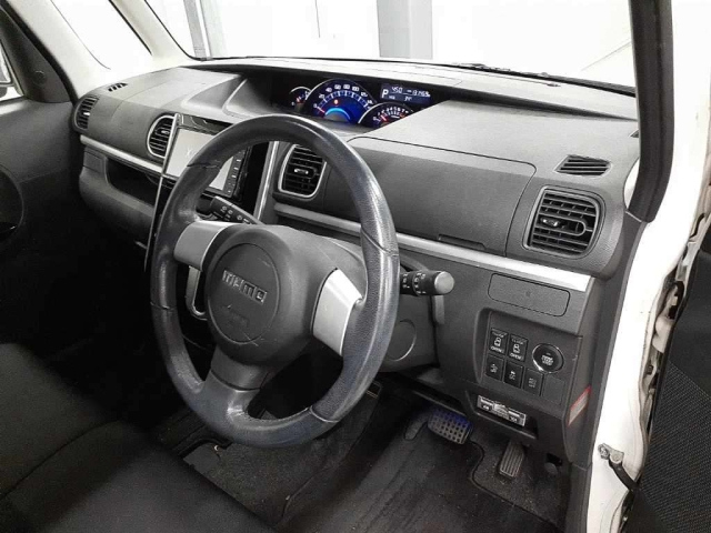 DAIHATSU TANTO 2014