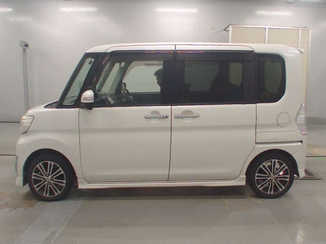 DAIHATSU TANTO 2014
