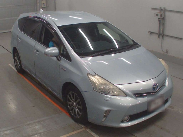 TOYOTA PRIUS ALPHA 2012
