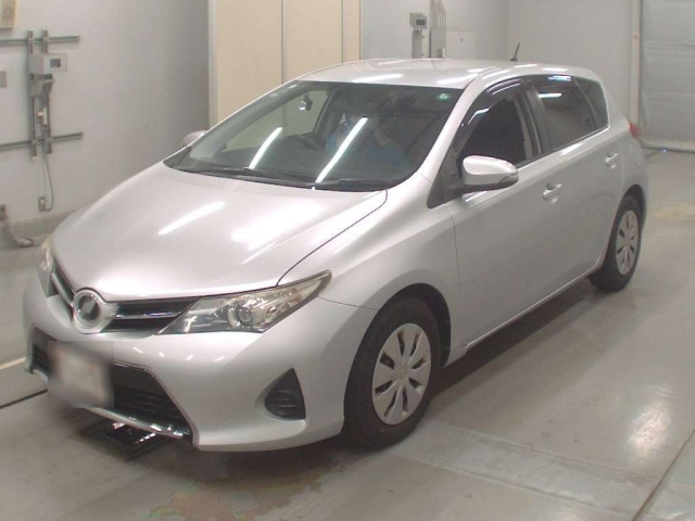 TOYOTA AURIS 2012