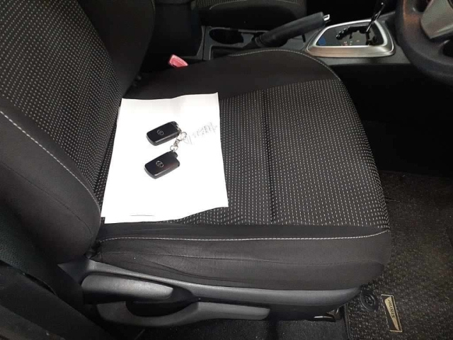 TOYOTA AURIS 2012