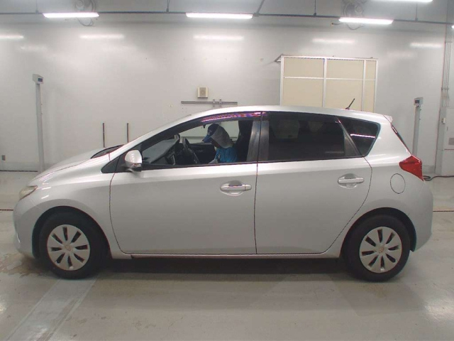 TOYOTA AURIS 2012
