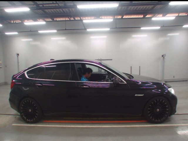 BMW 5 SERIES 2012