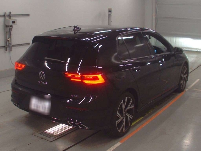 VOLKSWAGEN GOLF 2024