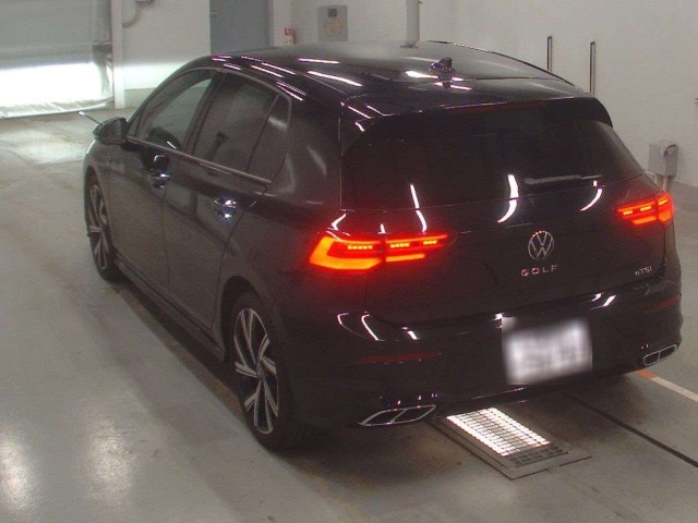 VOLKSWAGEN GOLF 2024