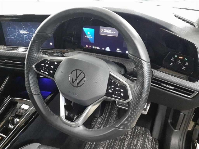 VOLKSWAGEN GOLF 2024