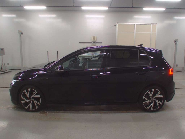 VOLKSWAGEN GOLF 2024
