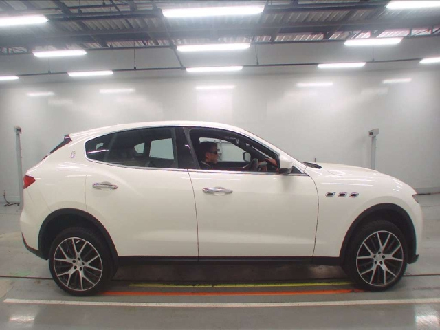 MASERATI LEVANTE 2018
