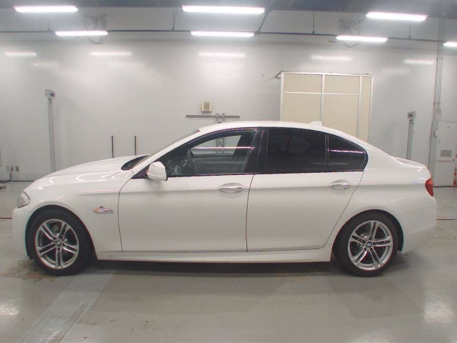 BMW 5 SERIES 2013