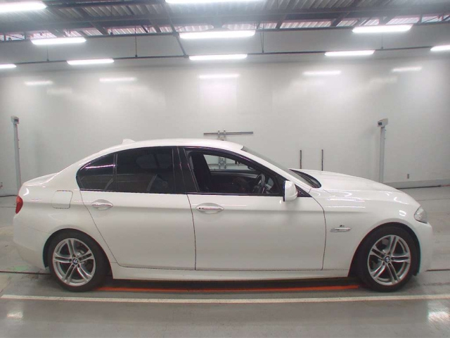 BMW 5 SERIES 2013