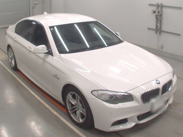 BMW 5 SERIES 2013