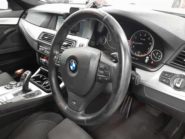 BMW 5 SERIES 2013