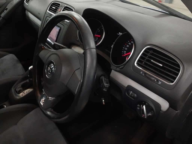 VOLKSWAGEN GOLF 2012