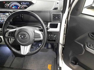 DAIHATSU WAKE 2015