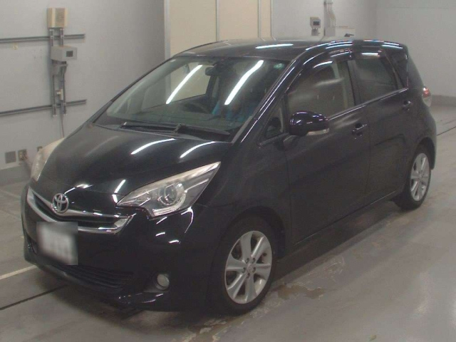 TOYOTA RACTIS 2014