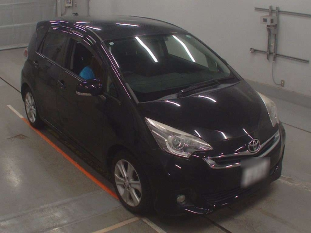 TOYOTA RACTIS 2014