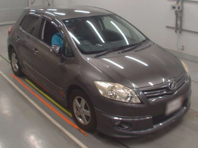 TOYOTA AURIS 2010