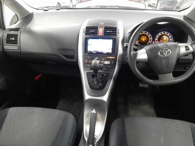 TOYOTA AURIS 2010