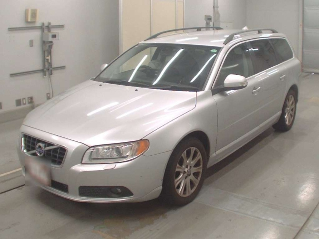 VOLVO V70 2011