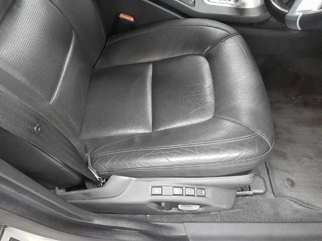 VOLVO V70 2011