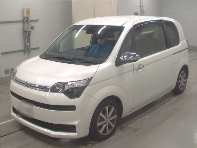TOYOTA SPADE 2015