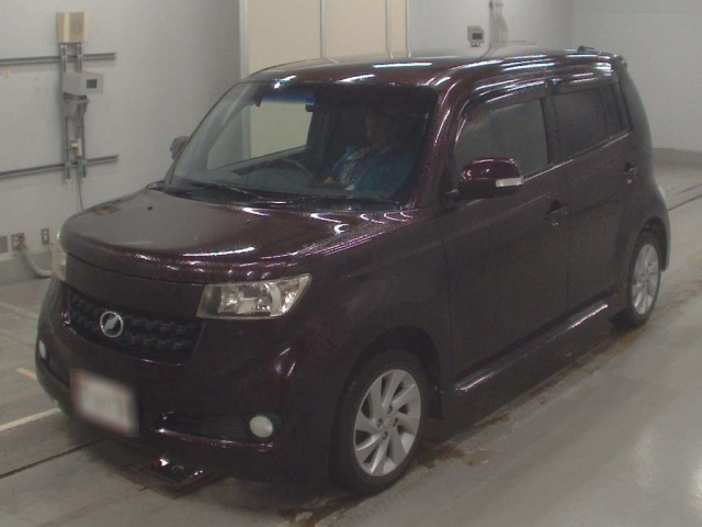 TOYOTA BB 2011