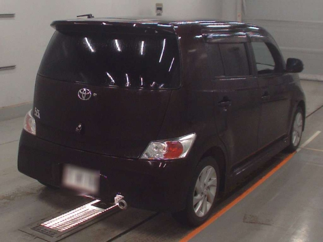 TOYOTA BB 2011