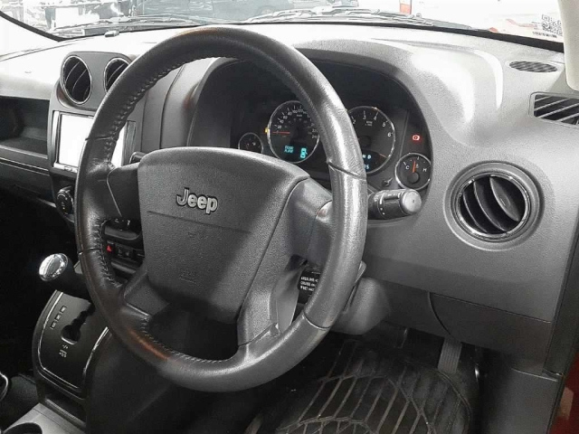 CHRYSLER JEEP PATRIOT 2011