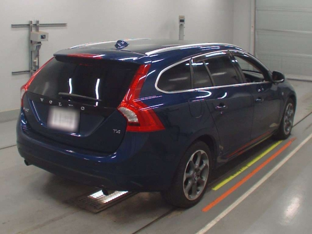 VOLVO V60 2012