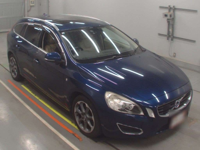 VOLVO V60 2012