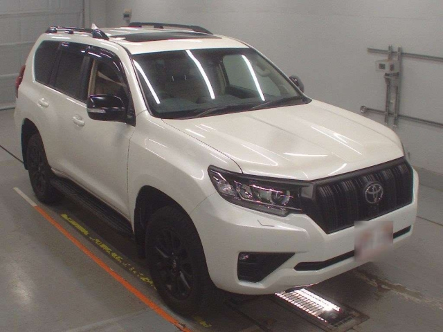 TOYOTA LAND CRUISER PRADO 2022