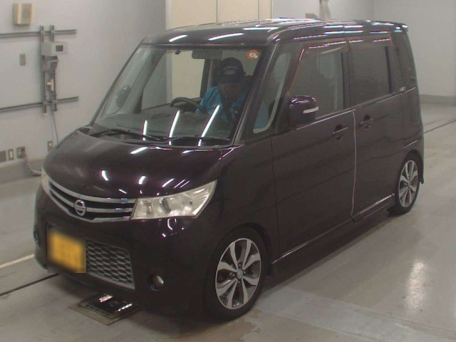 NISSAN ROOX 2010
