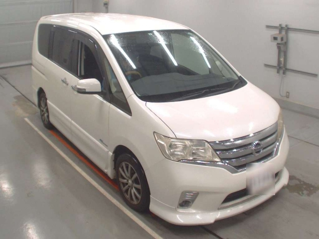 NISSAN SERENA 2013