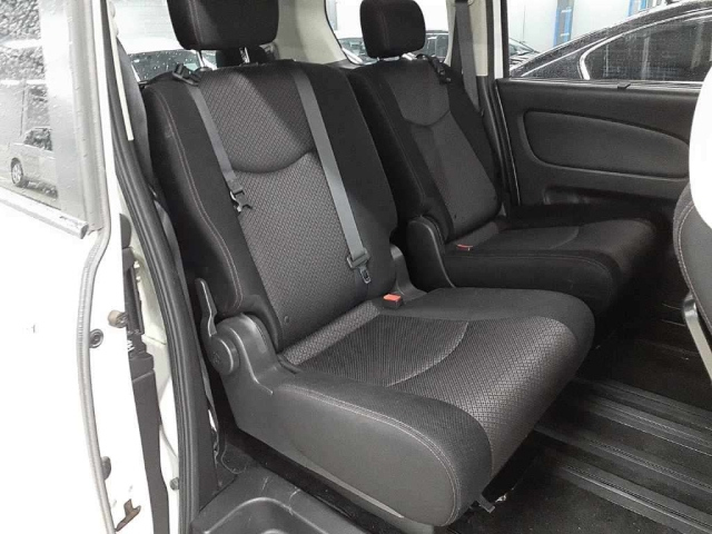 NISSAN SERENA 2013