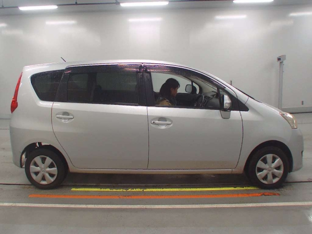 TOYOTA PASSO SETTE 2011