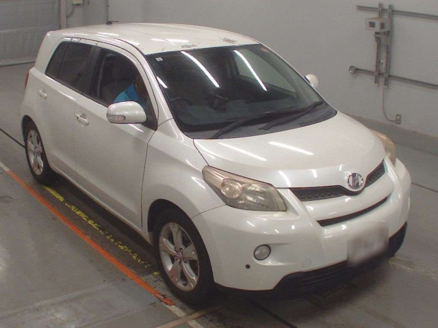TOYOTA IST 2009