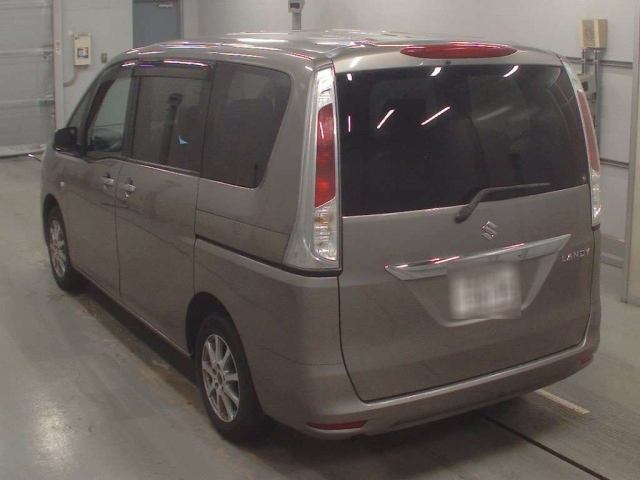 SUZUKI LANDY 2011