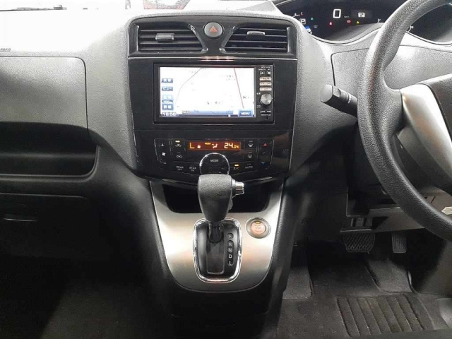 NISSAN SERENA 2012