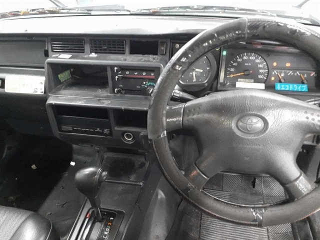 TOYOTA CROWN COMFORT 2013