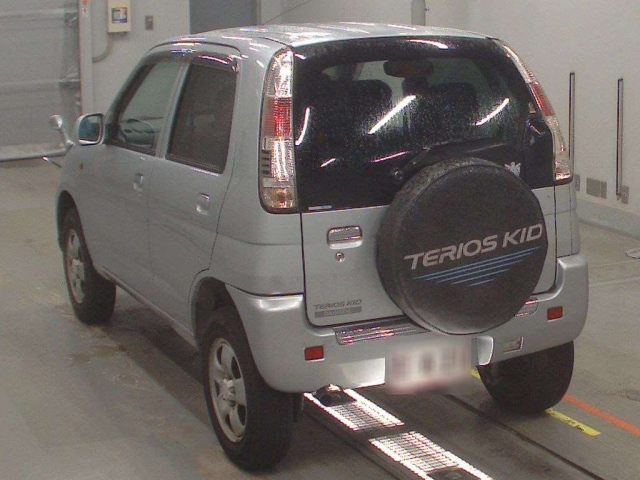DAIHATSU TERIOS KID 2011