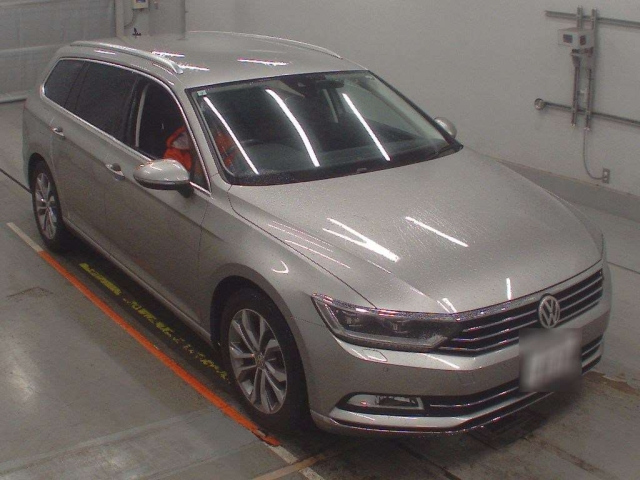 VOLKSWAGEN PASSAT VARIANT 2015