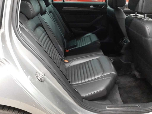 VOLKSWAGEN PASSAT VARIANT 2015